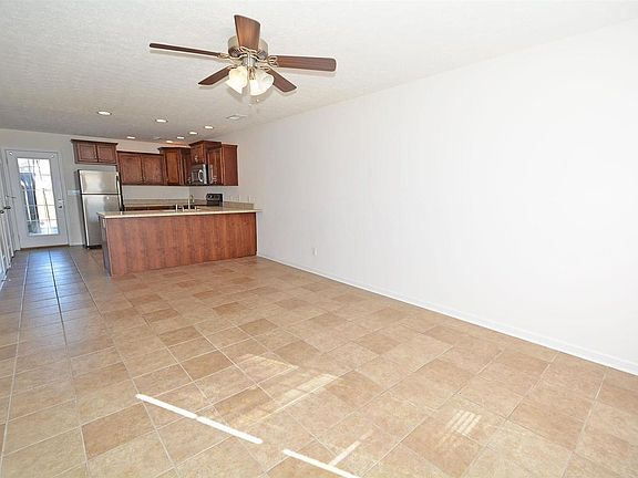 4th image of 317 Lansinger Ln APT D
