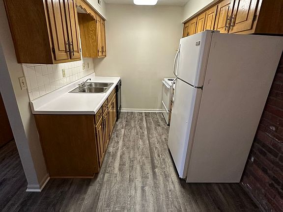 5th image of 820 N Holden St APT 6