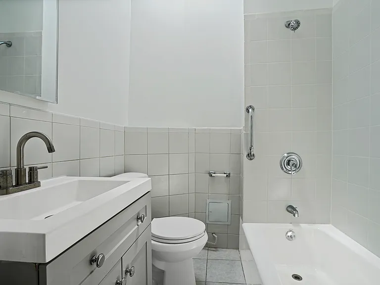 16 Russell St #GROUND-FLOOR — Photo 22