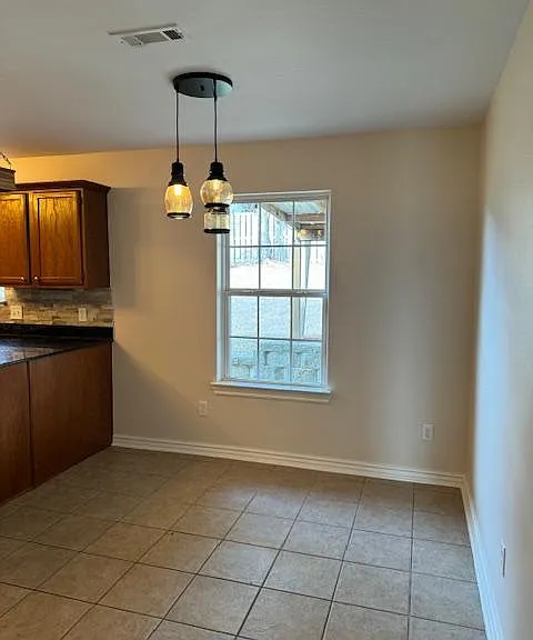 1300 Yorkshire Dr — Photo 8