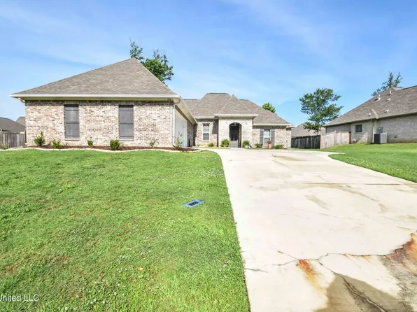 208 Oakmont Dr, Clinton, MS 39056