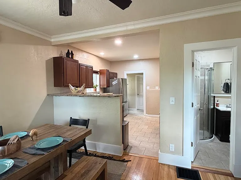 516 E Dale St — Photo 5