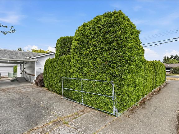 2nd image of 1040 5th Ave