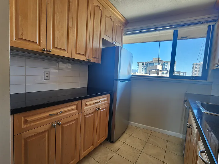 2180 Argyle Ave #604 — Photo 9