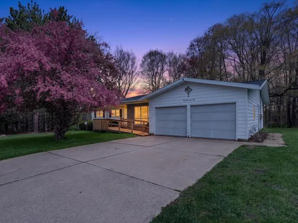 4648 N Neff Rd, Edmore, MI 48829