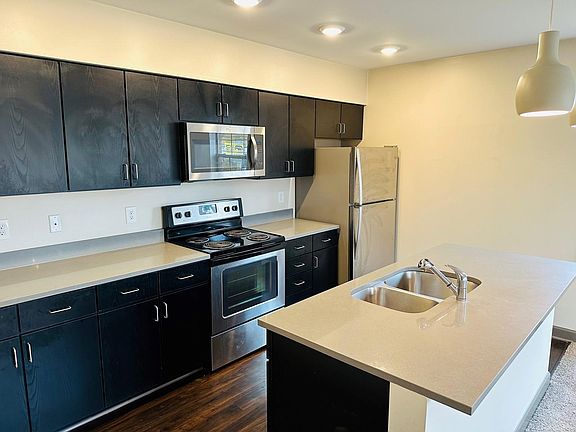 3rd image of 4472 N High St Unit F