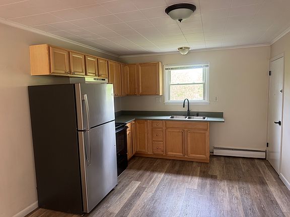 4th image of 100 Robinson Rd APT A