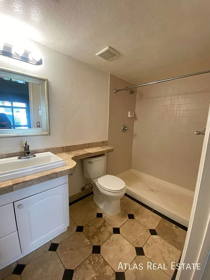 Spacious North Phoenix Condo | Dual Primary Suites | 2 Patios | Community Pool — Photo 4