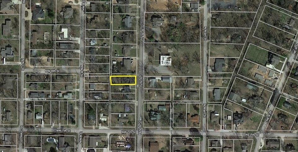 1st image of 727 NW A St