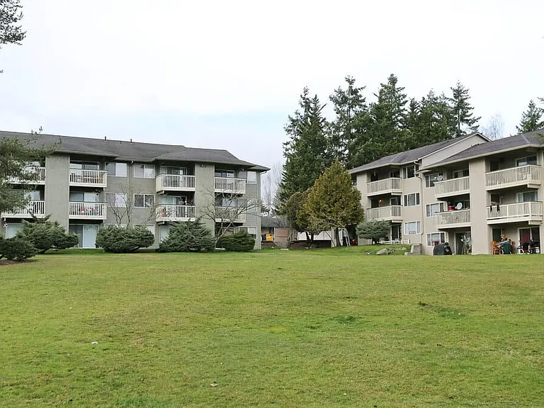 Bluffs at Evergreen — Photo 13
