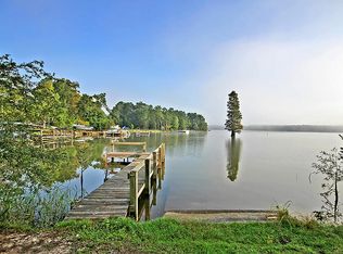 305 Canal St, Bonneau, SC 29431