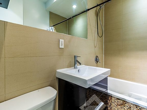5th image of 654 Park Pl #204B