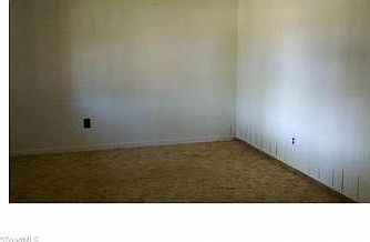 4th image of 1300 Ashe St