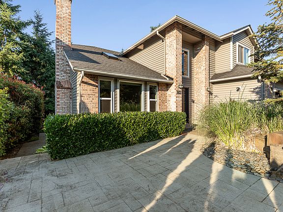 2nd image of 13948 SE 158th St