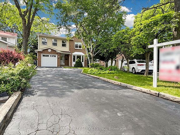 2nd image of 30 McGillivary Cres