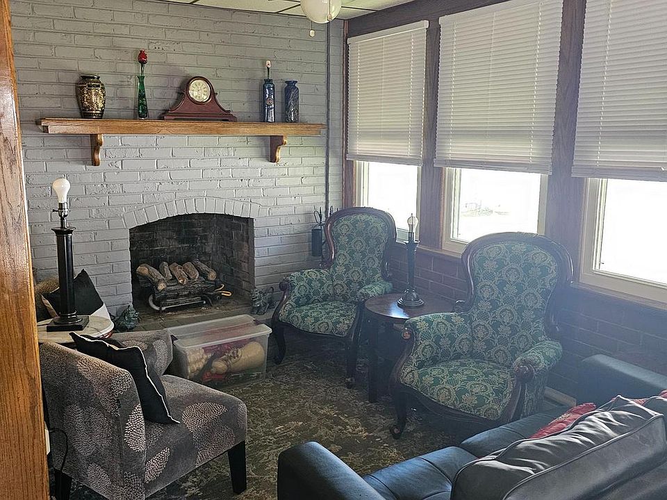 2nd image of 2213 Downing Ln