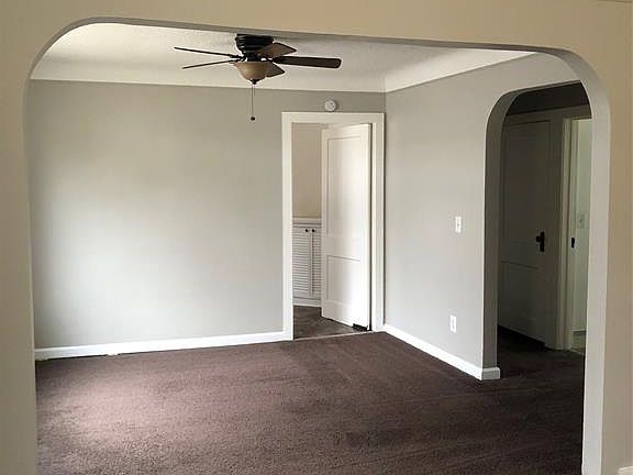 3rd image of 23117 Hoover Ave