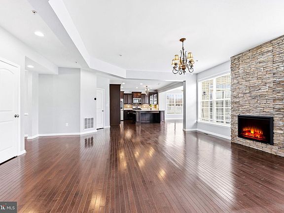 5th image of 9429 Barnside Ct