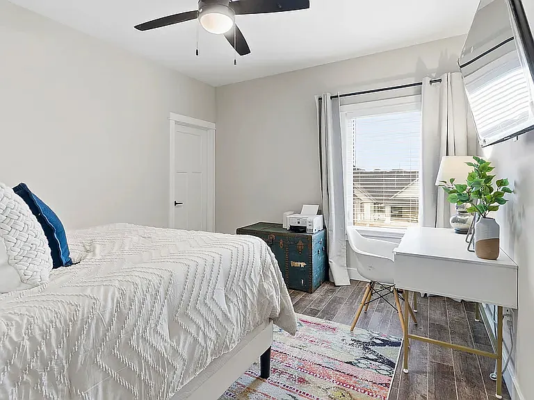 3912 Travers Cir — Photo 25