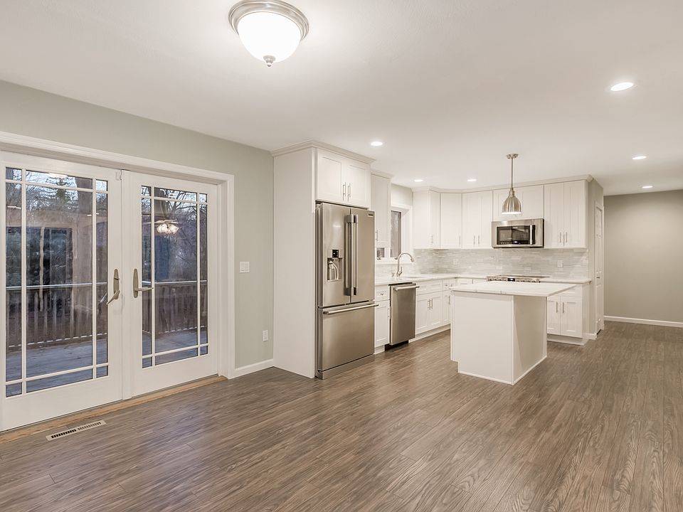 1st image of 14 Silver Beech Ct