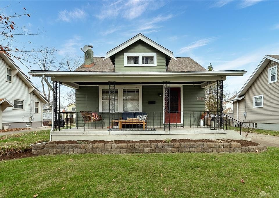 1st image of 427 Hadley Ave
