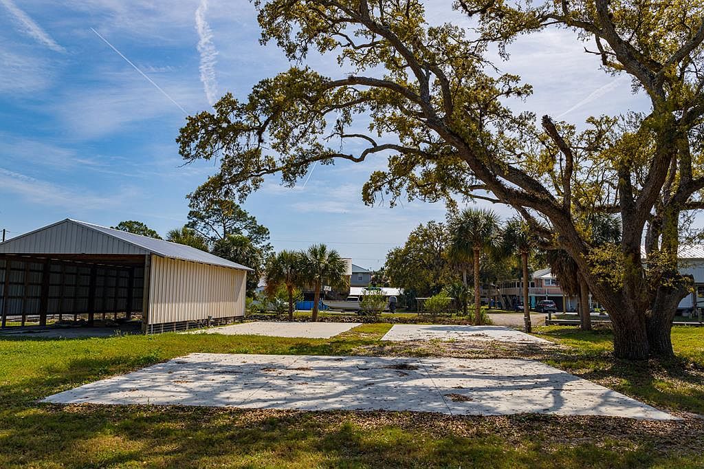 110 E 6th Ave, Horseshoe Beach, FL 32648 MLS 786080 Zillow