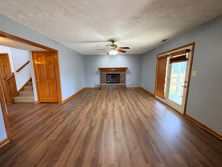 705 Hummingbird Ln — Photo 7