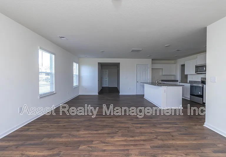 2063 Southwood Cir — Photo 10