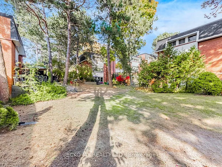 90 George Henry Blvd #17 — Photo 34