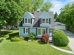 1733 Johnson Ave, Racine, WI 53402