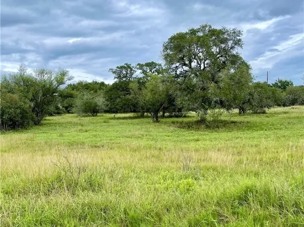 516 Pura Vida, Inez, TX 77968