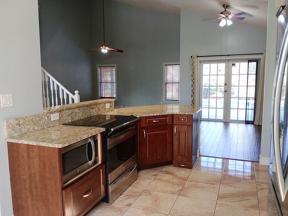 3rd image of 1012 McCall Ct
