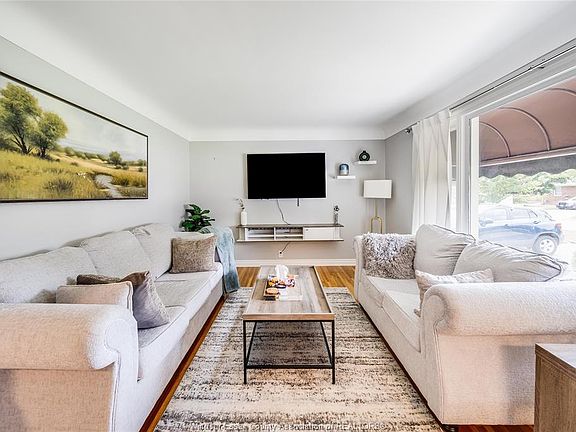 4th image of 1030 Isabelle Pl