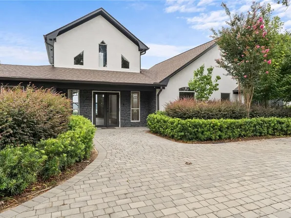 13077 Country Club Dr, Northport, AL 35475
