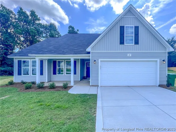 39 Finch Ln, Parkton, NC 28371