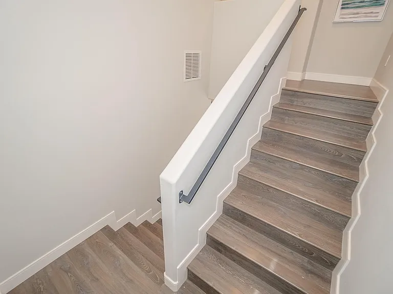 2631 S La Salle Ave — Photo 21