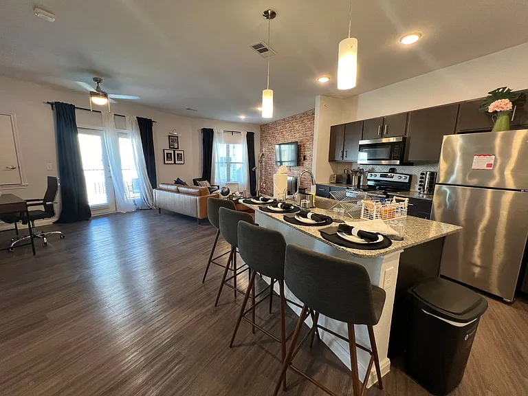 MedWest Apartments — Photo 6