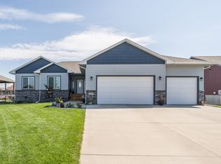 315 Taylor Dr, Tea, SD 57064