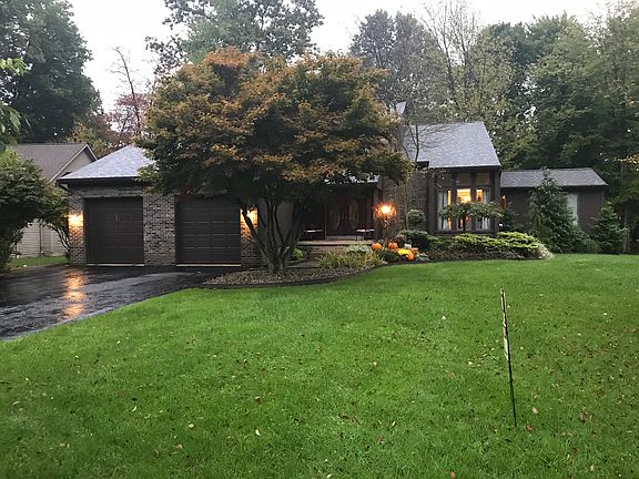 2nd image of 2185 Crestmont Dr