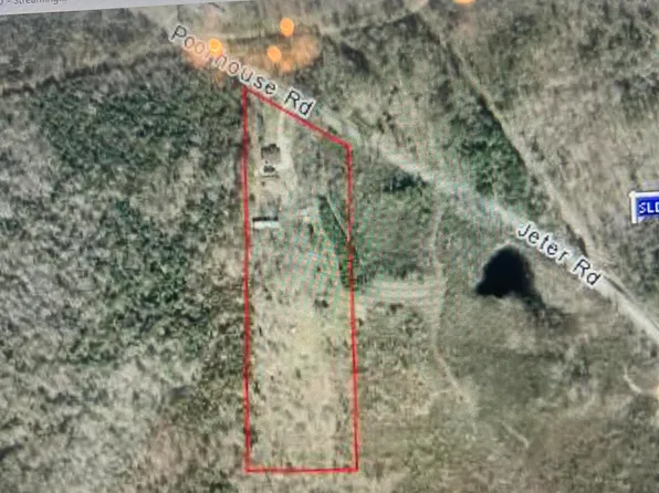 407 Jeter Rd, Talladega, AL 35160