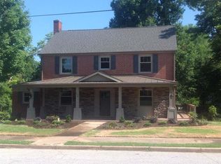 206 W Maple St, Clinton, SC 29325