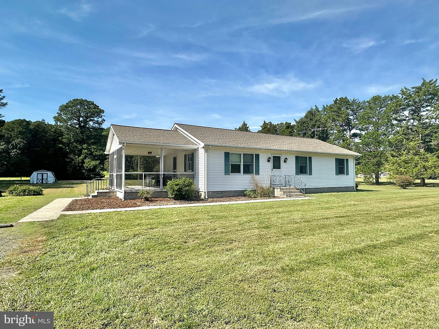 3 bed, 2.0 bath, 1344 sqft, $2,000 — Photo 1