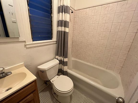 4th image of 1200 Clay St #5