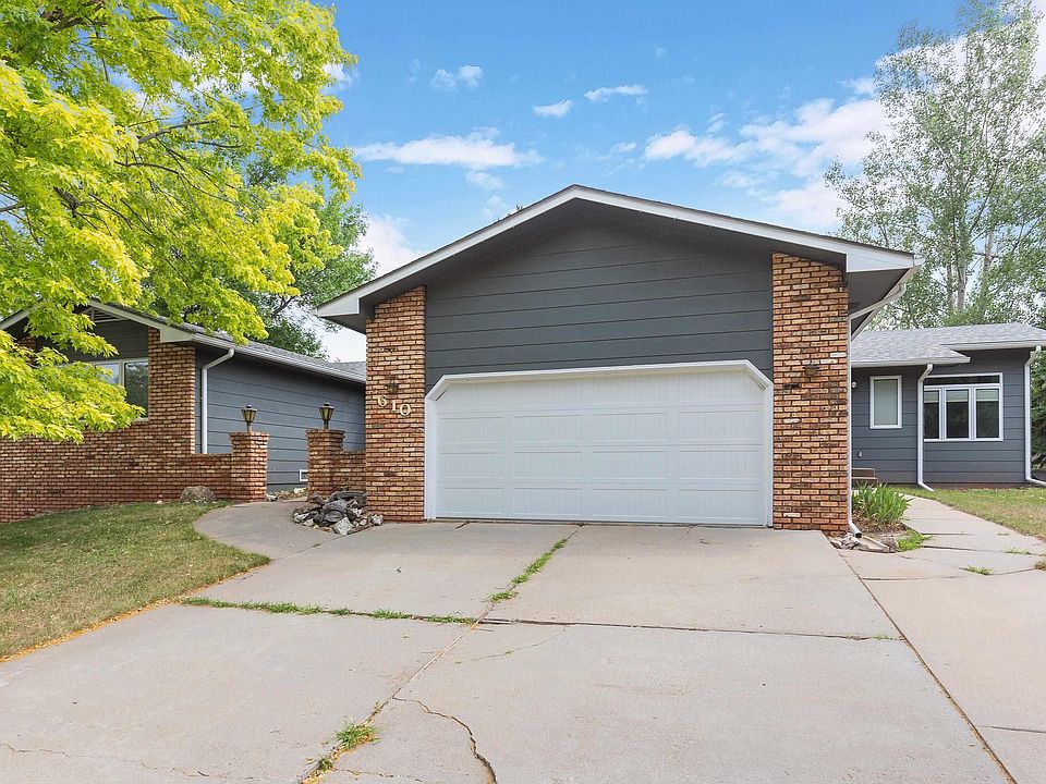 1st image of 610 Fairlawn Dr