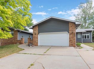 610 Fairlawn Dr, Rapid City, SD 57702