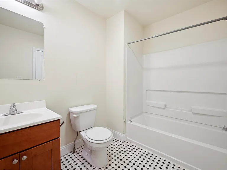1705 Arlington St #A — Photo 14