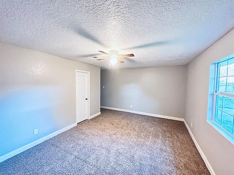 19739 Moonhollow Dr — Photo 10