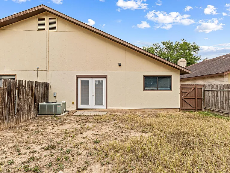6820 Betty Levy — Photo 20