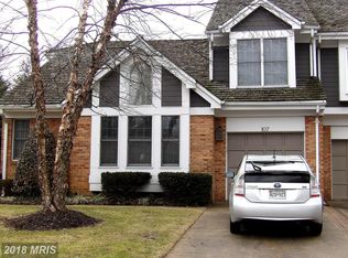 107 River Oaks Cir, Pikesville, MD 21208
