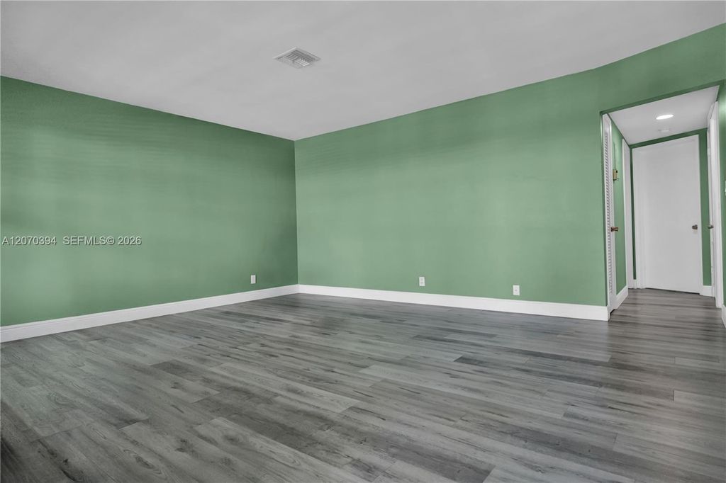 931 SE 9th Ave APT 17, photo 9